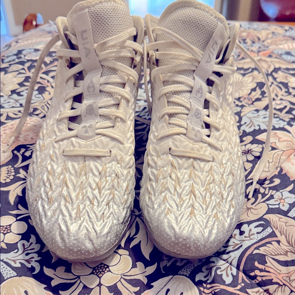Under Armour white sliver Football cleats spot light clone MC 4.0